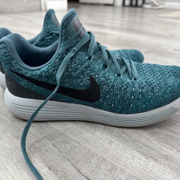 Nike LunarEpic FlyKnit 2 Running Shoes - Picture 3 of 7